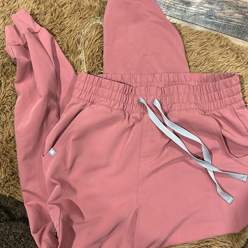 Figs 
Mauve
Small high waisted Zamora